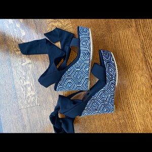 Donald J Pliner platform heels